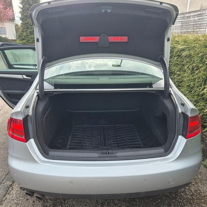 Gebraucht Audi A4 136 PS (100 kW) 2011 Silber Limousine