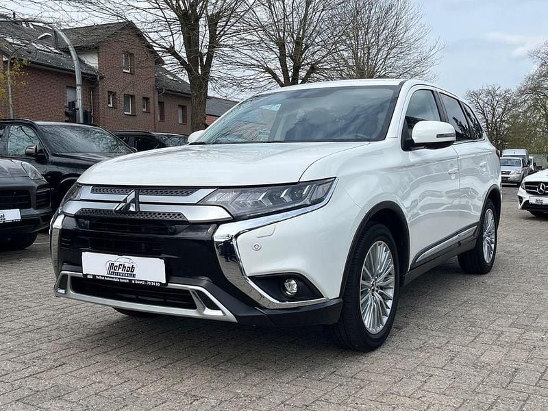 Gebraucht Mitsubishi Outlander Active 150 PS (110 kW) 2020 Weiß SUV