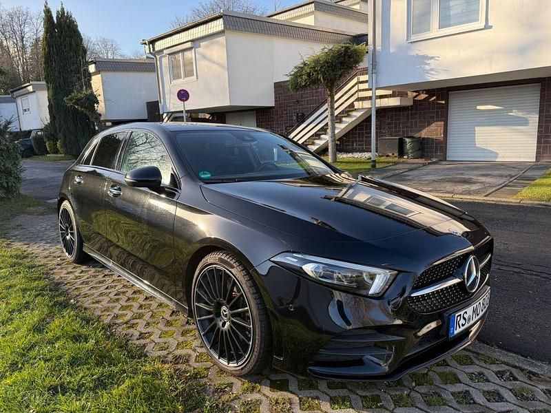 Schwarz Gebraucht 2019 Mercedes A250 AMG Limousine | 23.990 € (Fairer Preis) - Bild 1/4