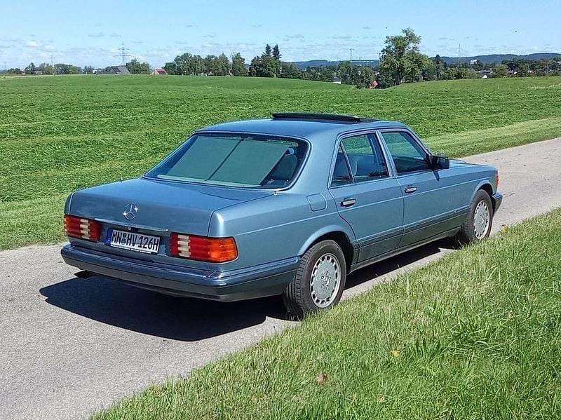 Gebraucht Mercedes E500 252 PS (185 kW) 1989 Blau Limousine