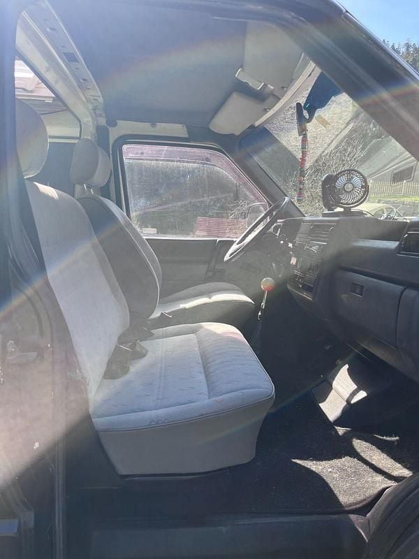 Gebraucht VW T4 78 PS (57 kW) 1993 Schwarz Van