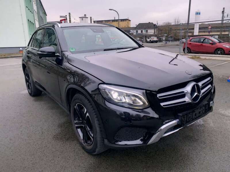Schwarz Gebraucht 2017 Mercedes GLC220 SUV | 23.510 € (Superpreis) - Bild 1/4