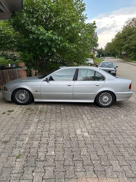 Silber Gebraucht 2002 BMW 525 Performance Limousine | 4.000 € (Superpreis) - Bild 1/4