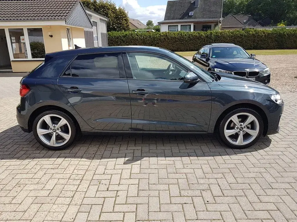 Gebraucht Audi A1 Sportback Advanced Plus 95 PS (69 kW) 2024 Grau Kleinwagen