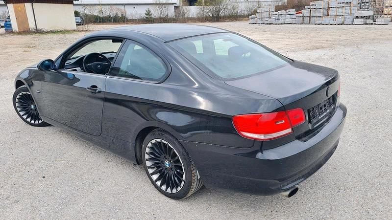 Second-hand BMW 320 170 CP (125 kW) 2009 Negru Coupe