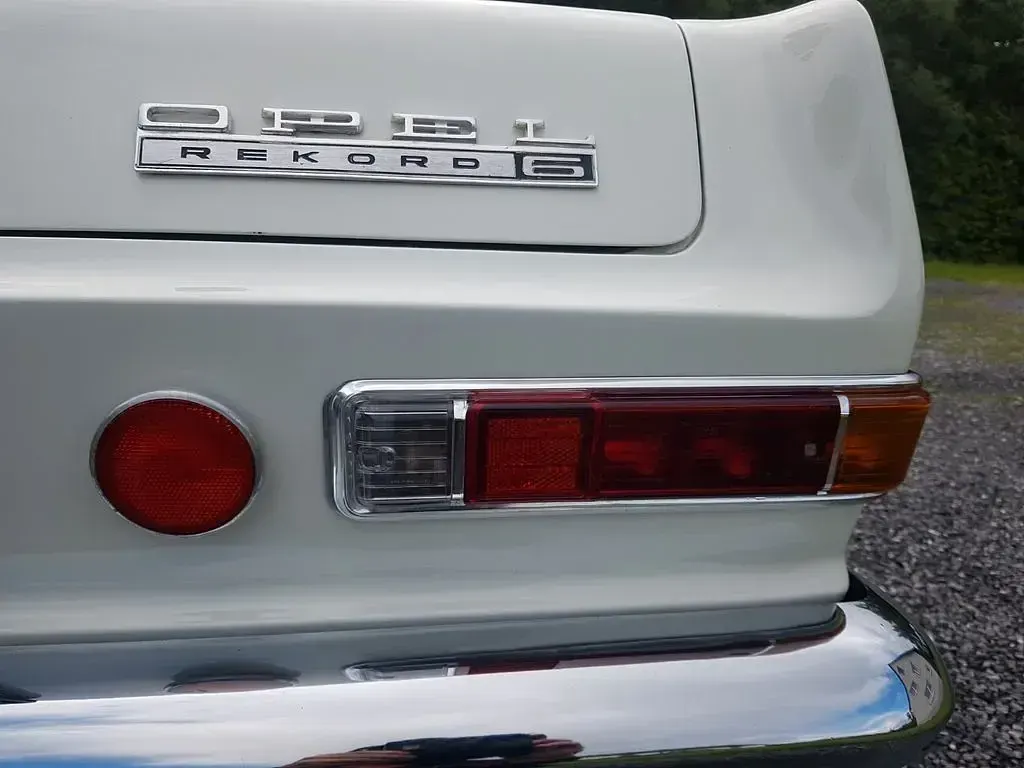 Używany Opel Rekord 101 KM (74 kW) 1965 Biały Coupe