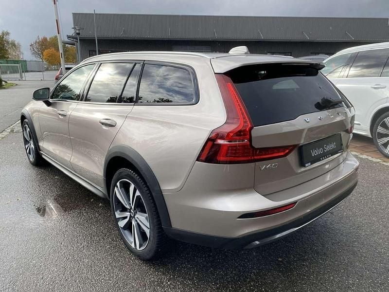 Gebraucht Volvo V60 CC Ultimate 197 PS (144 kW) 2023 Grau Kombi