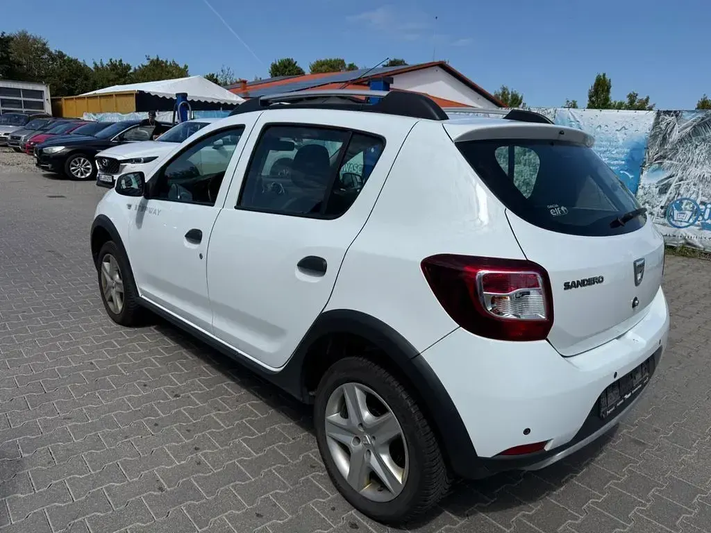 Gebraucht Dacia Sandero Prestige 90 PS (66 kW) 2013 Weiß Limousine