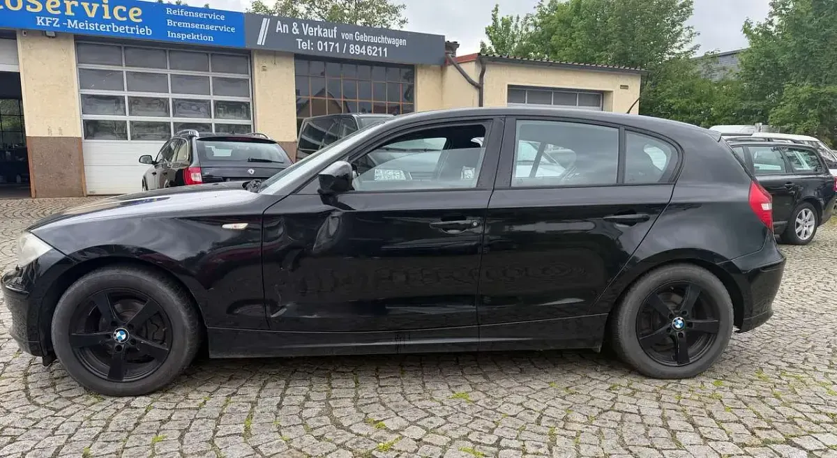 Używany BMW 116 122 KM (89 kW) 2011 Czarny Hatchback
