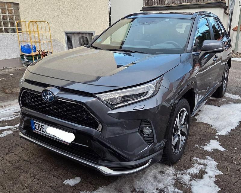 Grau Gebraucht 2021 Toyota RAV4 Hybrid SUV | 37.000 € (Superpreis) - Bild 1/4