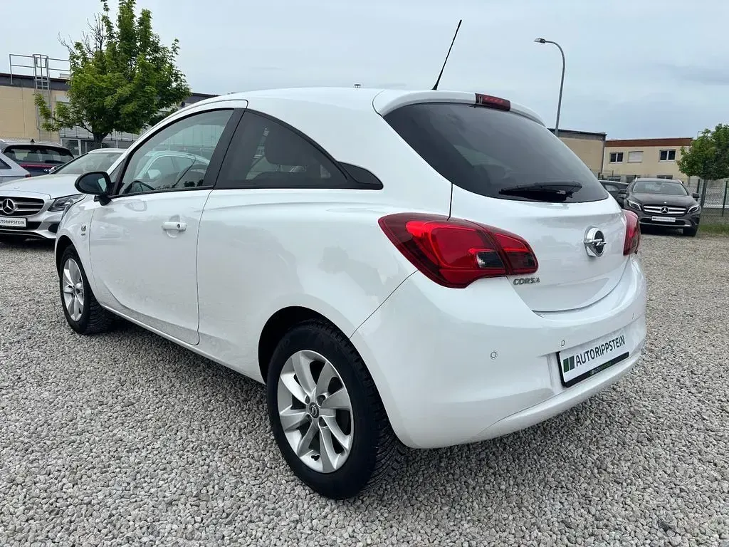 Używany Opel Corsa Active 90 KM (66 kW) 2017 Biały Hatchback