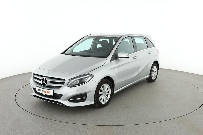 Silber Gebraucht 2016 Mercedes B200 Style Van / Kleinbus | 16.440 € (Fairer Preis) - Bild 1/3