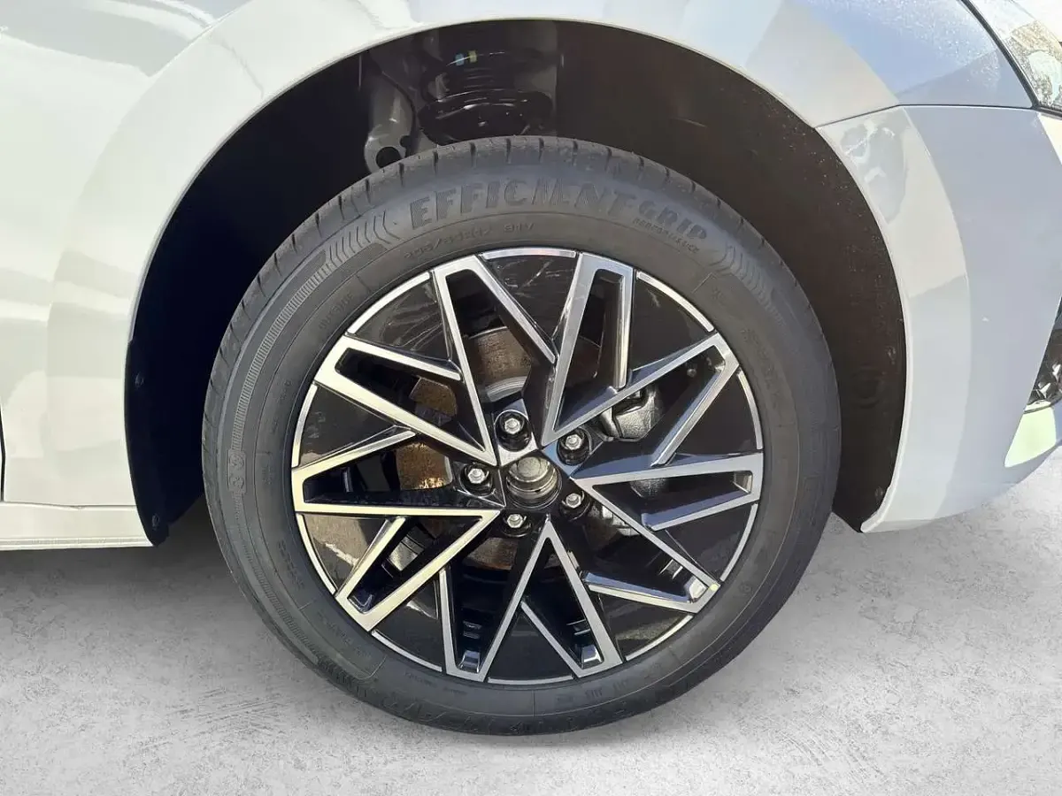 Nowe Skoda Octavia Selection 150 KM (110 kW) 2026 Biały Kombi
