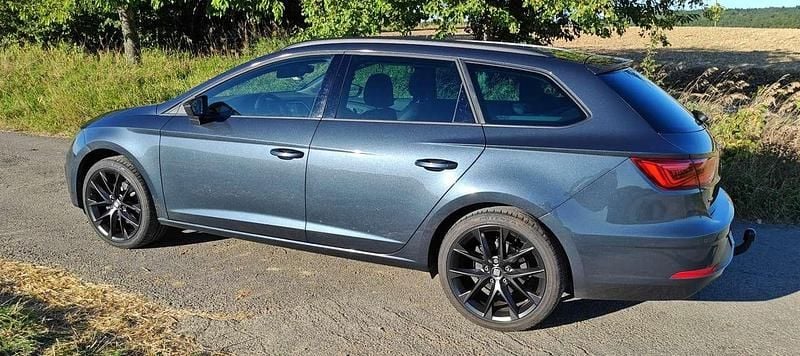 Grau Gebraucht 2020 Seat Leon ST FR Kombi | 13.999 € (Guter Preis) - Bild 1/4