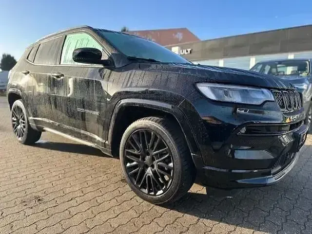 Second-hand Jeep Compass 131 CP (96 kW) 2023 Negru SUV