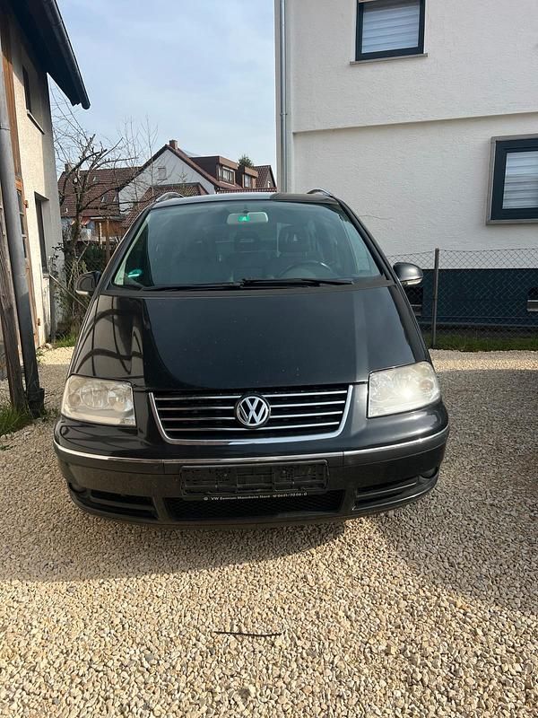 Second-hand VW Sharan 131 CP (96 kW) 2004 Monovolum