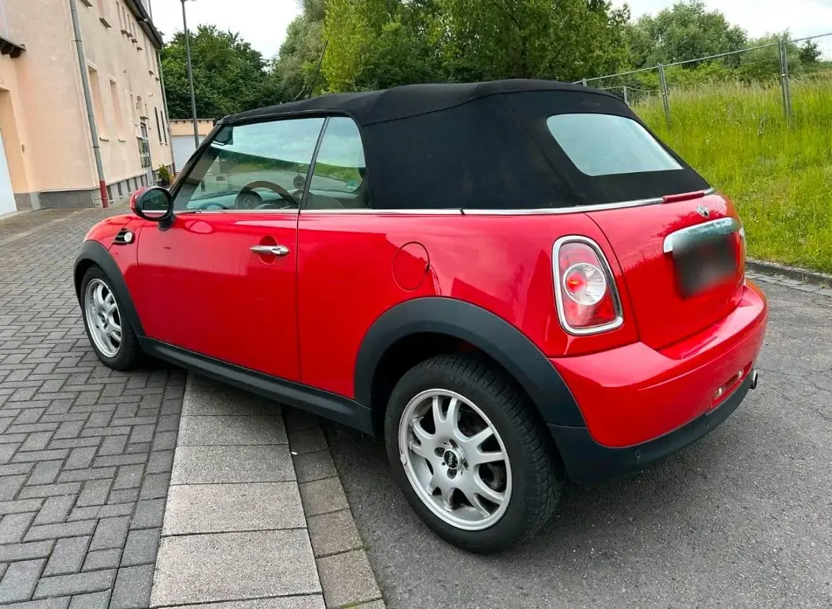 Gebraucht Mini Cooper Cabriolet 122 PS (89 kW) 2012 Rot Cabrio