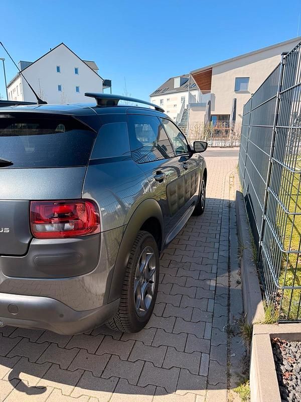 Gebraucht Citroën C4 PureTech 110 PS (80 kW) 2015 Andere farben SUV