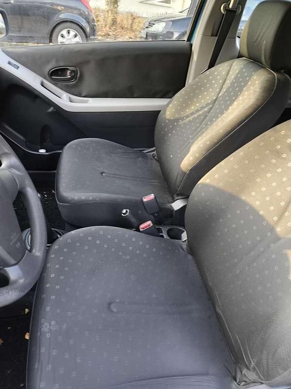 Gebraucht Toyota Yaris 69 PS (50 kW) 2007 Blau Limousine