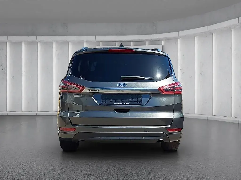Gebraucht Ford S-MAX Titanium 150 PS (110 kW) 2022 Grau Van / Kleinbus
