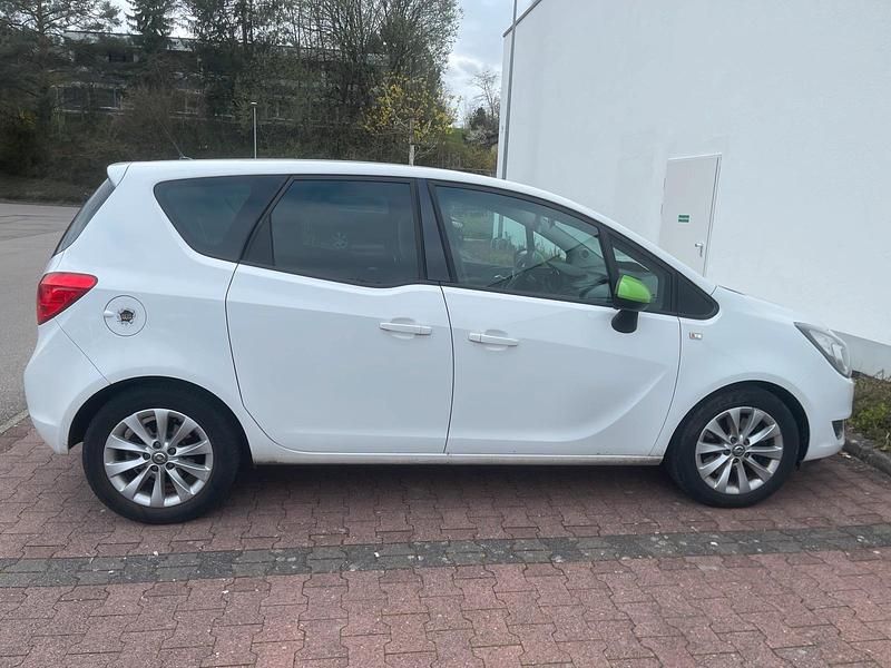 Gebraucht Opel Meriva 95 PS (69 kW) 2016 Weiß Van / Kleinbus