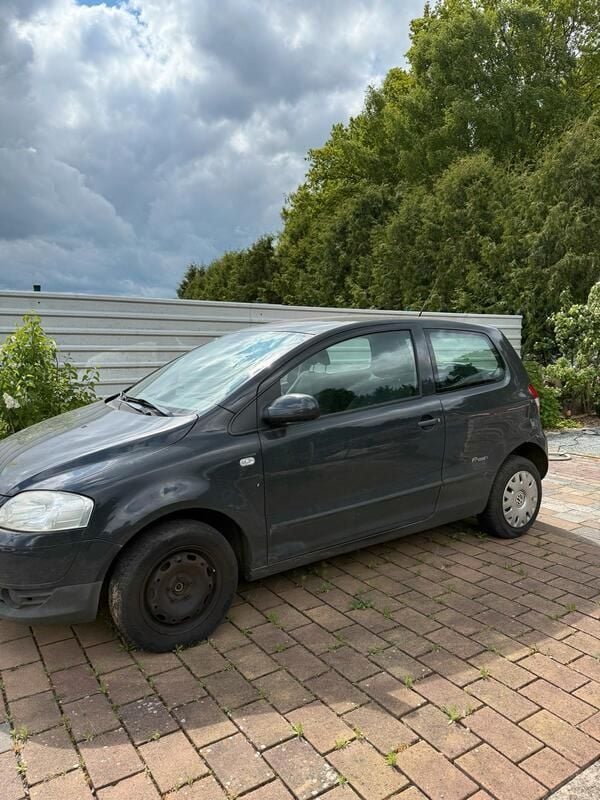 Grau Gebraucht 2007 VW Fox Kleinwagen | 600 € (Superpreis) - Bild 1/4