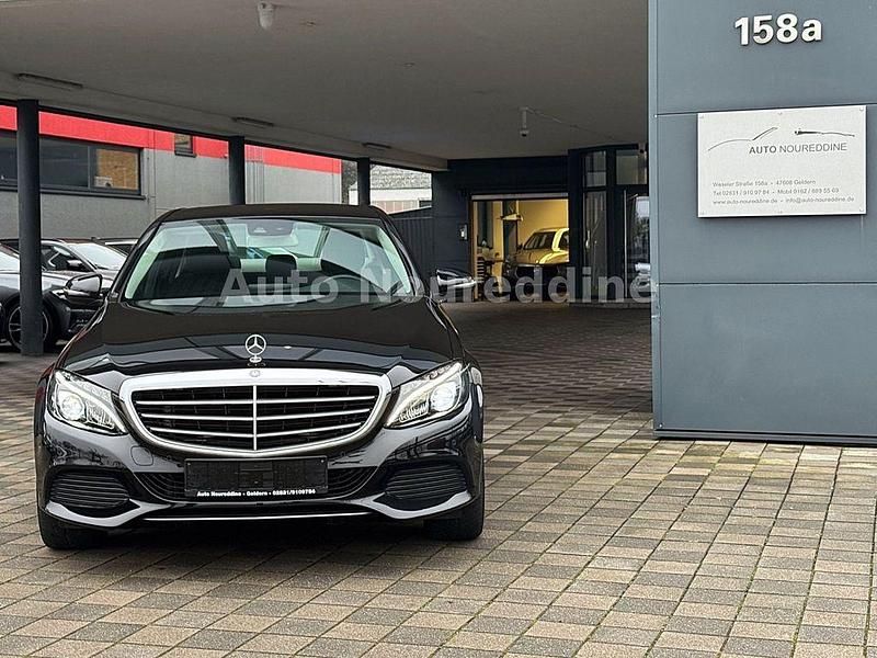Gebraucht Mercedes C180 156 PS (114 kW) 2015 Schwarz Limousine