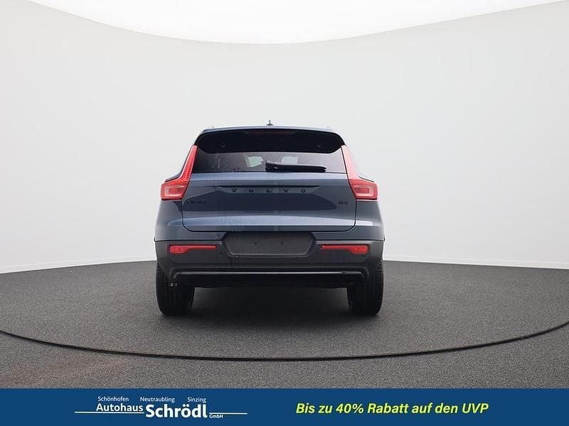 Nowe Volvo XC40 Plus 197 KM (144 kW) 2026 Niebieski SUV