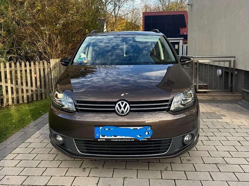 Braun Gebraucht 2012 VW Touran Highline Van / Kleinbus | 10.500 € (Teuer) - Bild 1/4