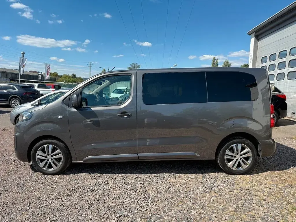 Gebraucht Peugeot Traveller Active 177 PS (130 kW) 2018 Grau Van / Kleinbus