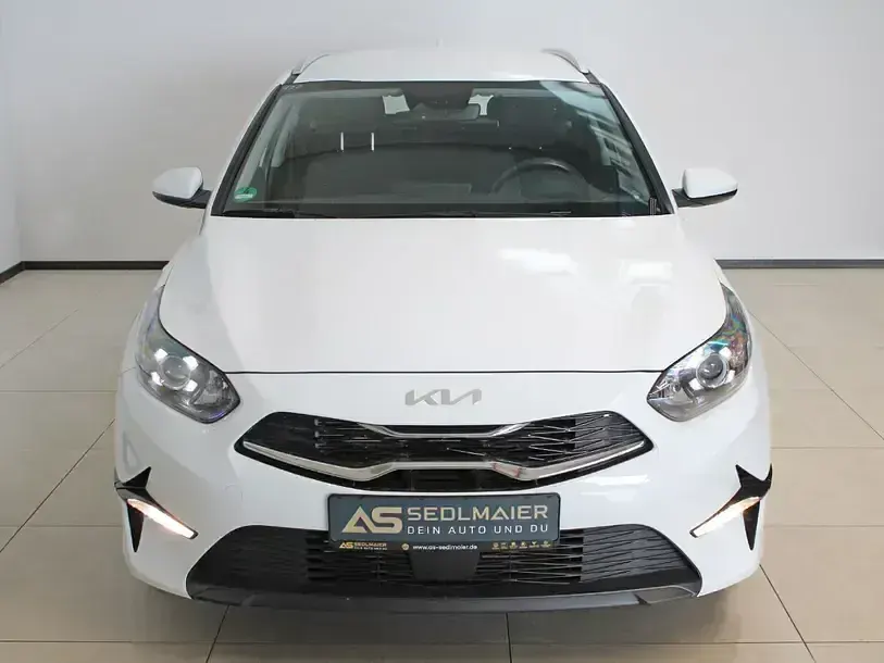 Gebraucht Kia Ceed Sportswagon Vision 136 PS (100 kW) 2023 Weiß Kombi