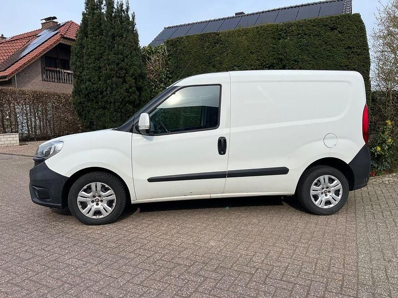 Gebraucht Fiat Doblò 90 PS (66 kW) 2015 Weiß Van / Kleinbus