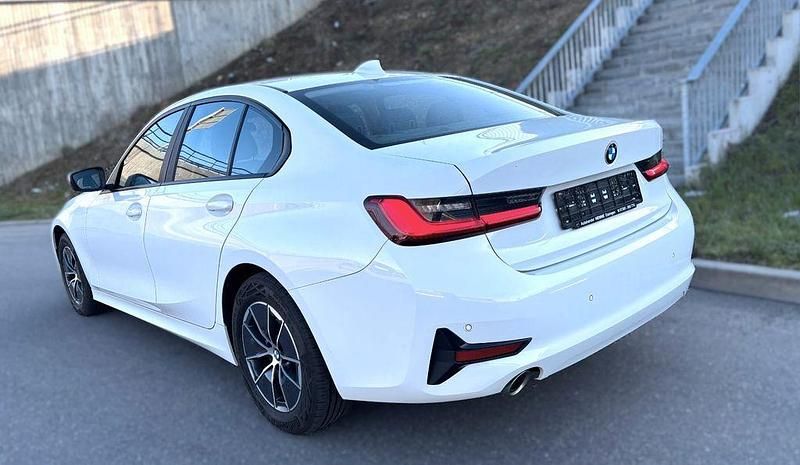 Gebraucht BMW 320 Advantage 190 PS (139 kW) 2019 Weiß Limousine