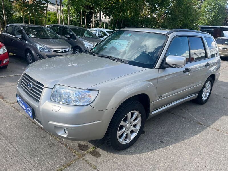 Grau Gebraucht 2006 Subaru Forester SUV | 6.490 € (Fairer Preis) - Bild 1/4