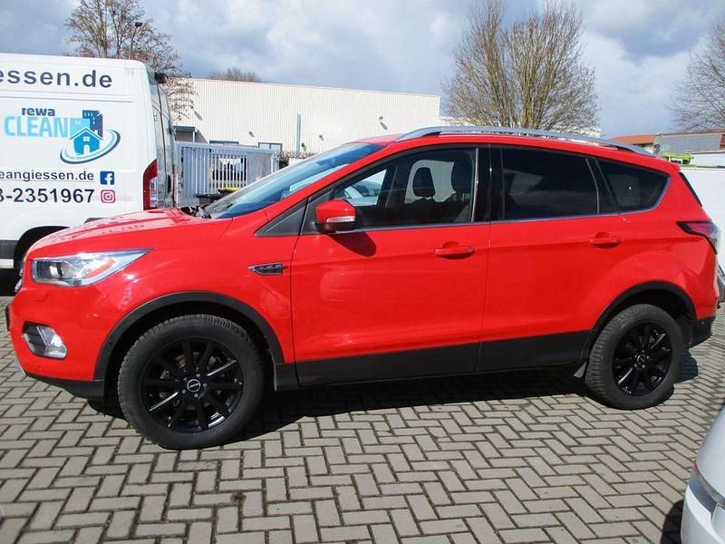 Gebraucht Ford Kuga Titanium 150 PS (110 kW) 2017 Racerot SUV