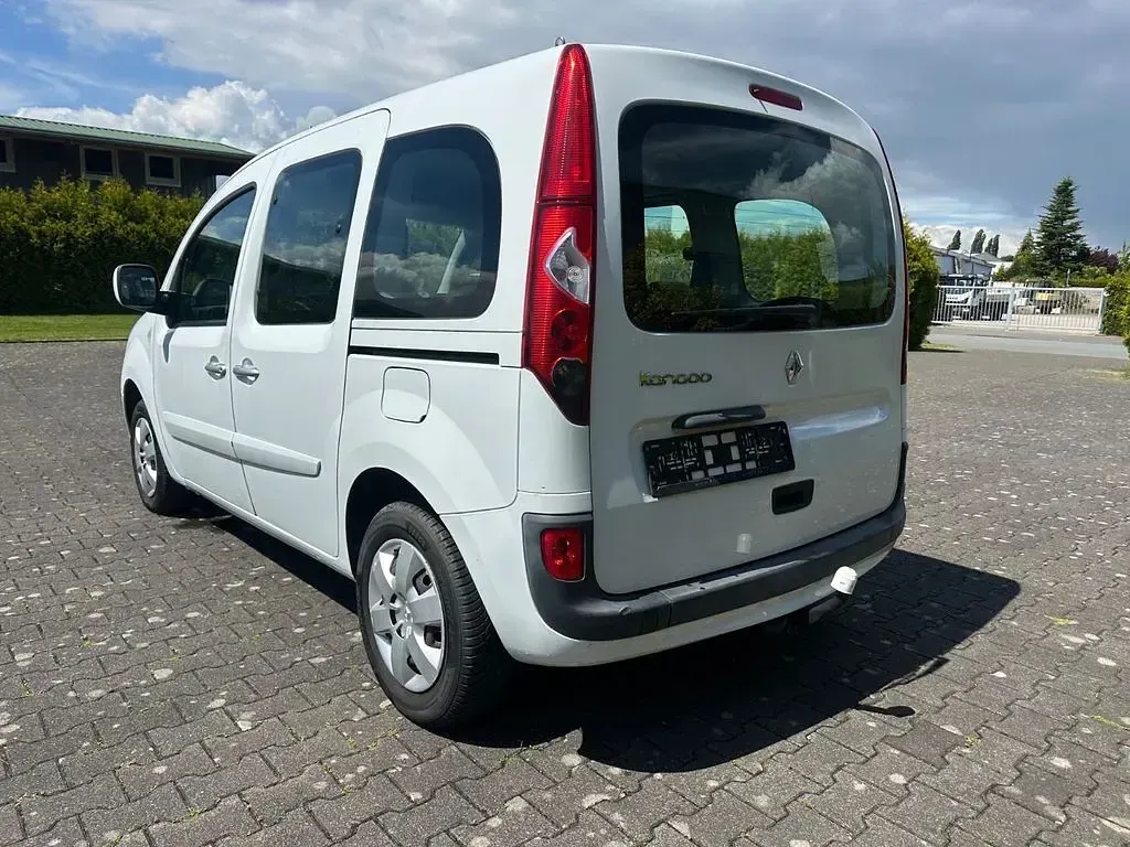 Gebraucht Renault Kangoo 106 PS (77 kW) 2011 Weiß Van / Kleinbus
