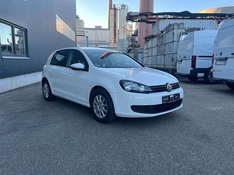 Candyweiß Gebraucht 2009 VW Golf VI Trendline Kleinwagen | 3.700 € (Fairer Preis) - Bild 1/4