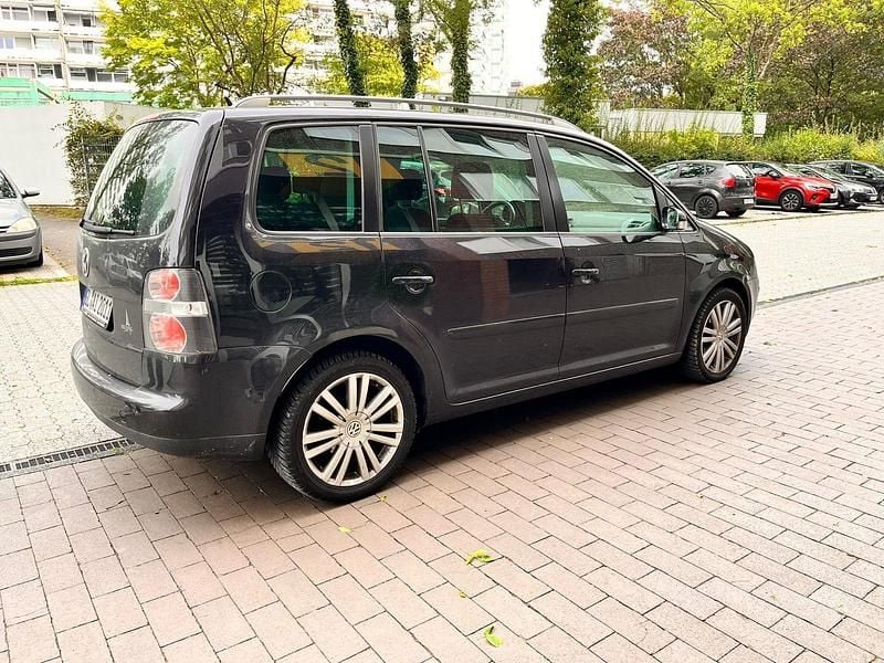 Schwarz Gebraucht 2006 VW Touran Van / Kleinbus | 1.600 € (Guter Preis) - Bild 1/4