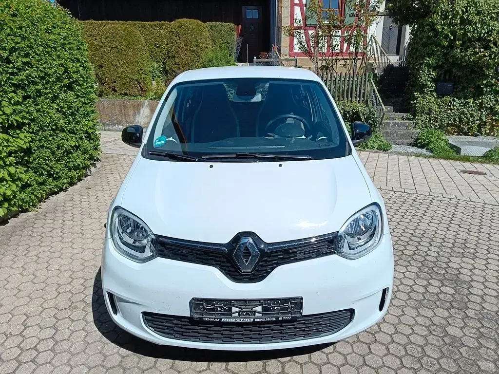Second-hand Renault Twingo 60 kW (82 CP) 2022 Alb Hatchback