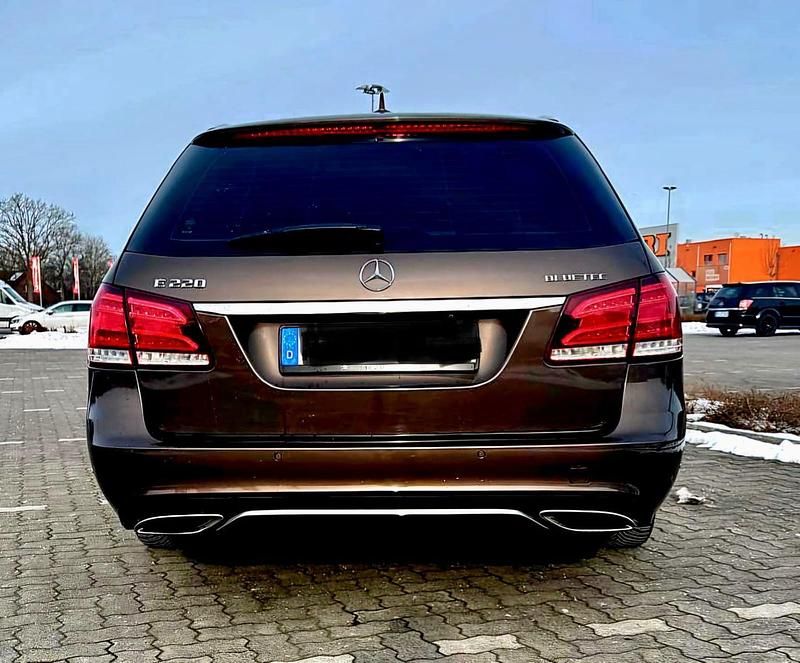 Gebraucht Mercedes E220 194 PS (142 kW) 2017 Braun Kombi