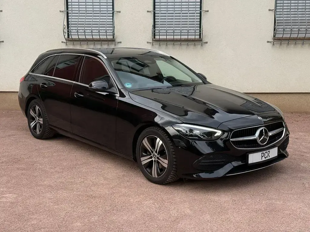 Gebraucht Mercedes C180 Avantgarde 170 PS (125 kW) 2023 Schwarz Kombi