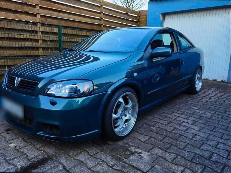 Grün Gebraucht 2002 Opel Astra Coupé | 5.500 € - Bild 1/3