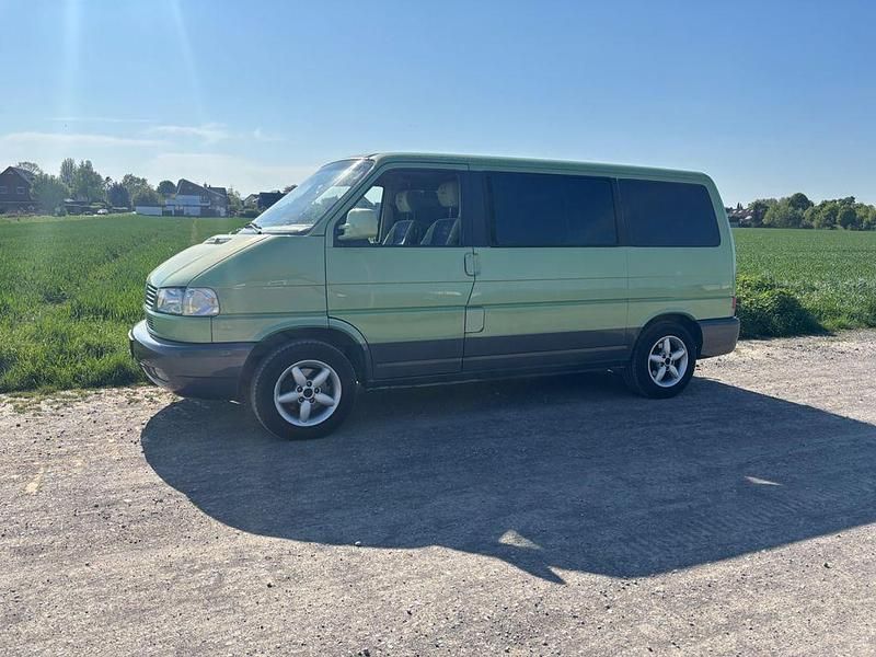 Usado VW Multivan 140 HP (102 kW) 1998 Verde Monovolume
