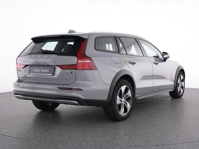Gebraucht Volvo V60 CC 145 PS (106 kW) 2023 Kombi