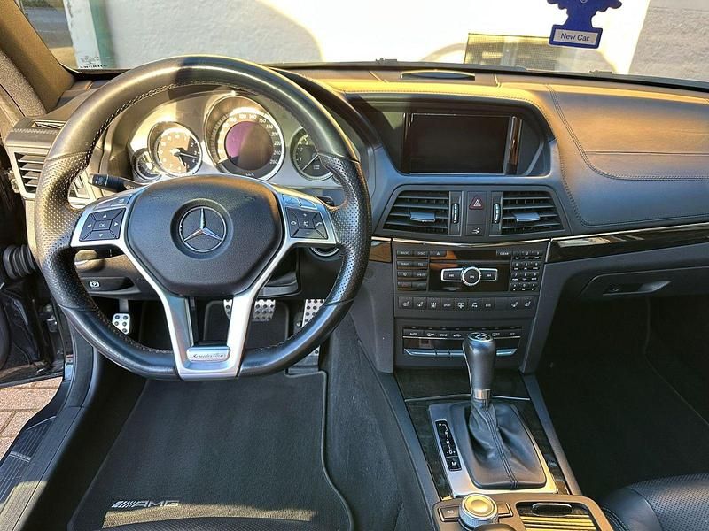 Gebraucht Mercedes E500 Elegance 408 PS (300 kW) 2011 Schwarz Coupé