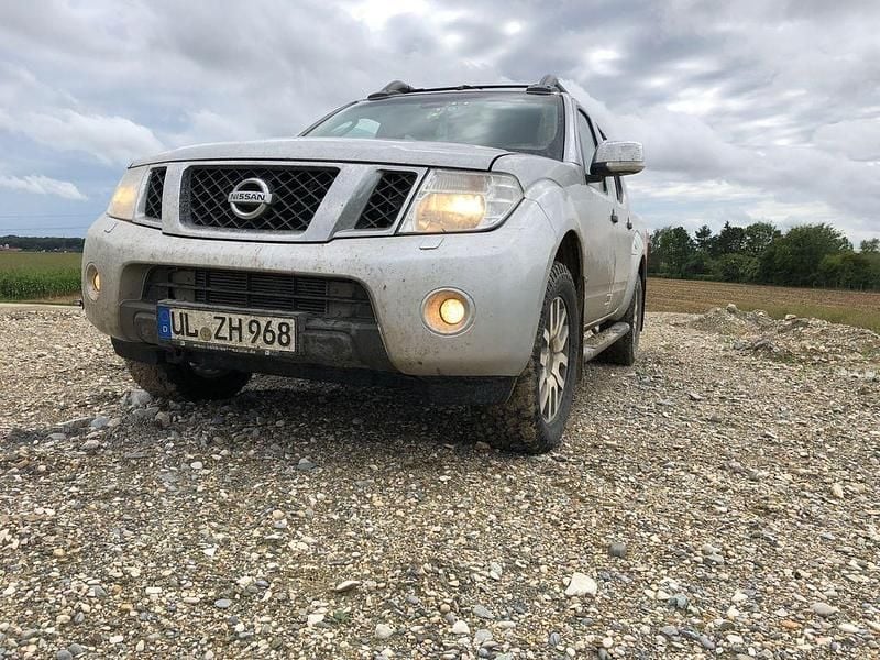 Gebraucht Nissan Navara 231 PS (169 kW) 2013 Silber Pickup