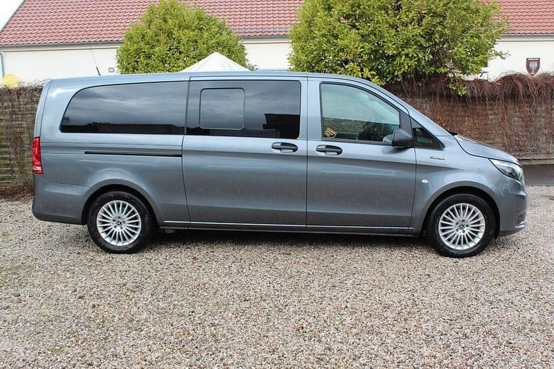 Gebraucht Mercedes e-Vito 150 kW (204 PS) 2022 Grau Van / Kleinbus