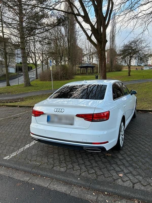 Używany Audi A4 190 KM (139 kW) 2019 Biały Sedan/Limuzyna