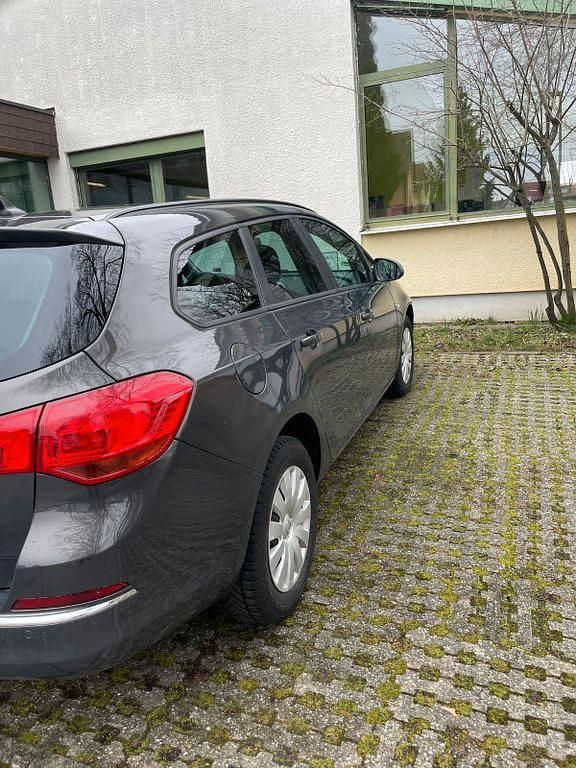 Gebraucht Opel Astra Eco 110 PS (80 kW) 2014 Grau Limousine