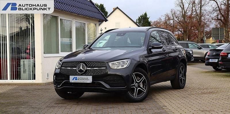 Grafitgrau (metallic) Gebraucht 2021 Mercedes GLC300 AMG SUV | 37.980 € (Guter Preis) - Bild 1/4